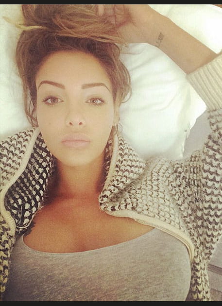 Nabilla l&egrave;ve-toi&nbsp;!