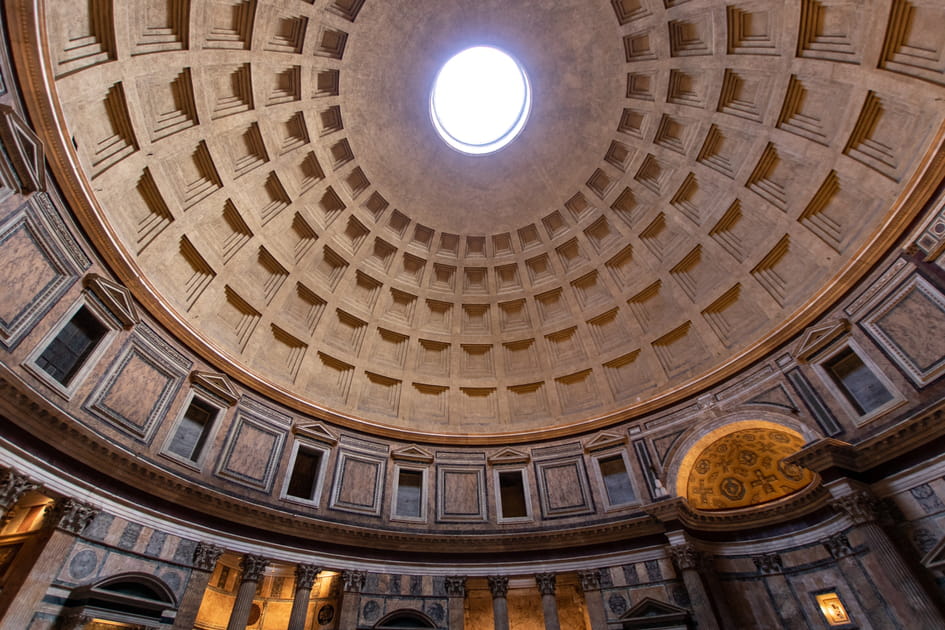 20&nbsp;exp&eacute;riences &agrave; faire absolument dans la ville &eacute;ternelle, Rome&nbsp;: admirer la coupole du Panth&eacute;on