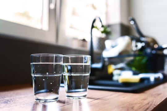 L'arnaque au verre d'eau fait de nouvelles victimes - tout le monde peut se faire avoir facilement