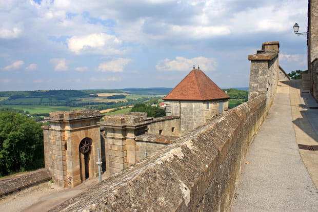 La citadelle de Langres, une "forteresse à 2 têtes" défendue par 8 km d'enceinte