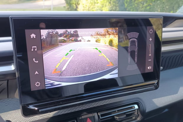 Le Citroën C3 Aircross regorge d'aides à la conduite