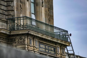 Vol au Louvre&nbsp;: t&eacute;moignage, objets trouv&eacute;s... L'enqu&ecirc;te &quot;avance&quot; malgr&eacute; un syst&egrave;me de surveillance &quot;insuffisant&quot;