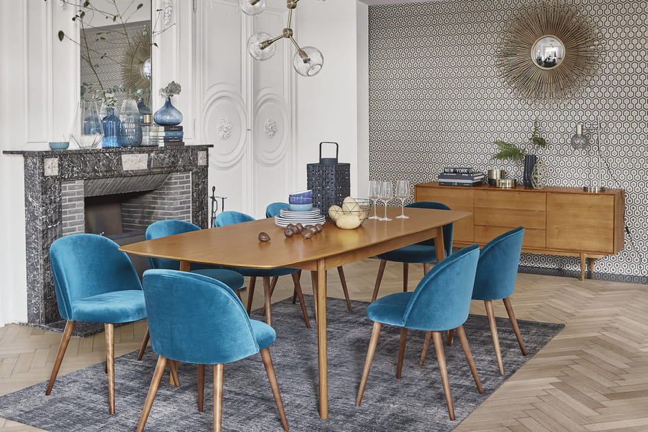 Des chaises de couleur