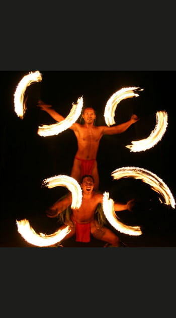 En Polyn&eacute;sie fran&ccedil;aise, pour&nbsp;la&nbsp;danse&nbsp;du&nbsp;feu