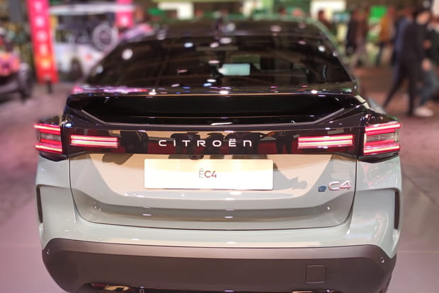 La Citroën C4 adopte une nouvelle signature lumineuse