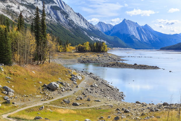 Le Medicine Lake en Alberta