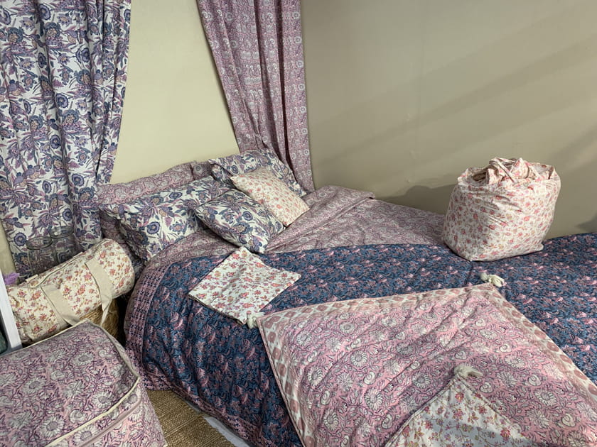 Ambiance boh&egrave;me dans la chambre &agrave; coucher
