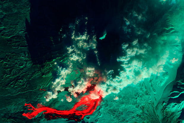Le volcan Tolbachik sur la péninsule du Kamchatka