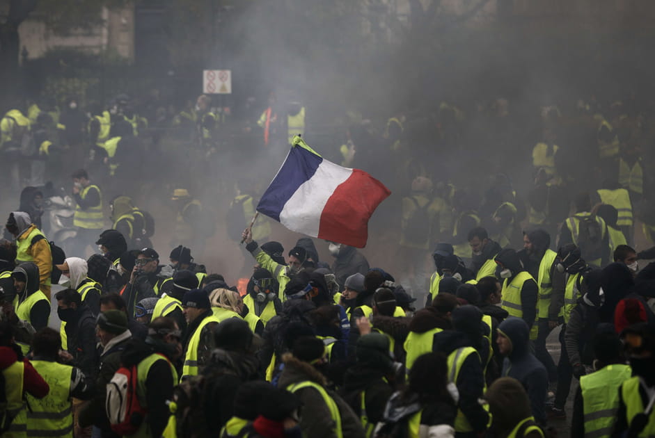 Gilets jaunes&nbsp;: les images choc &agrave; Paris