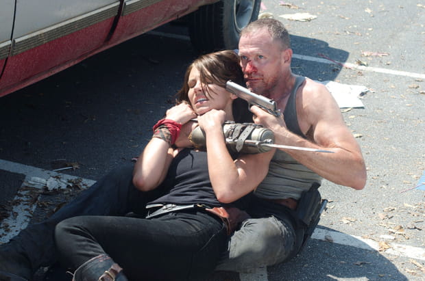 Merle le capture et l'emmène à Woodbury