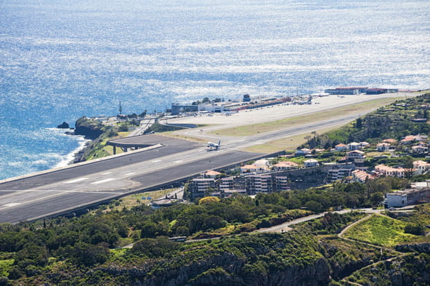 L'aéroport de Funchal et son approche acrobatique