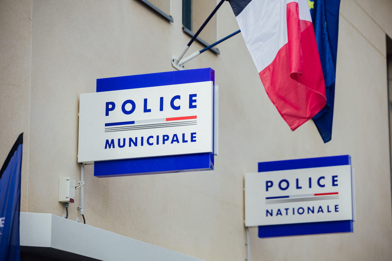 Le ministre de l'Intérieur "très favorable" à l'armement de la police municipale