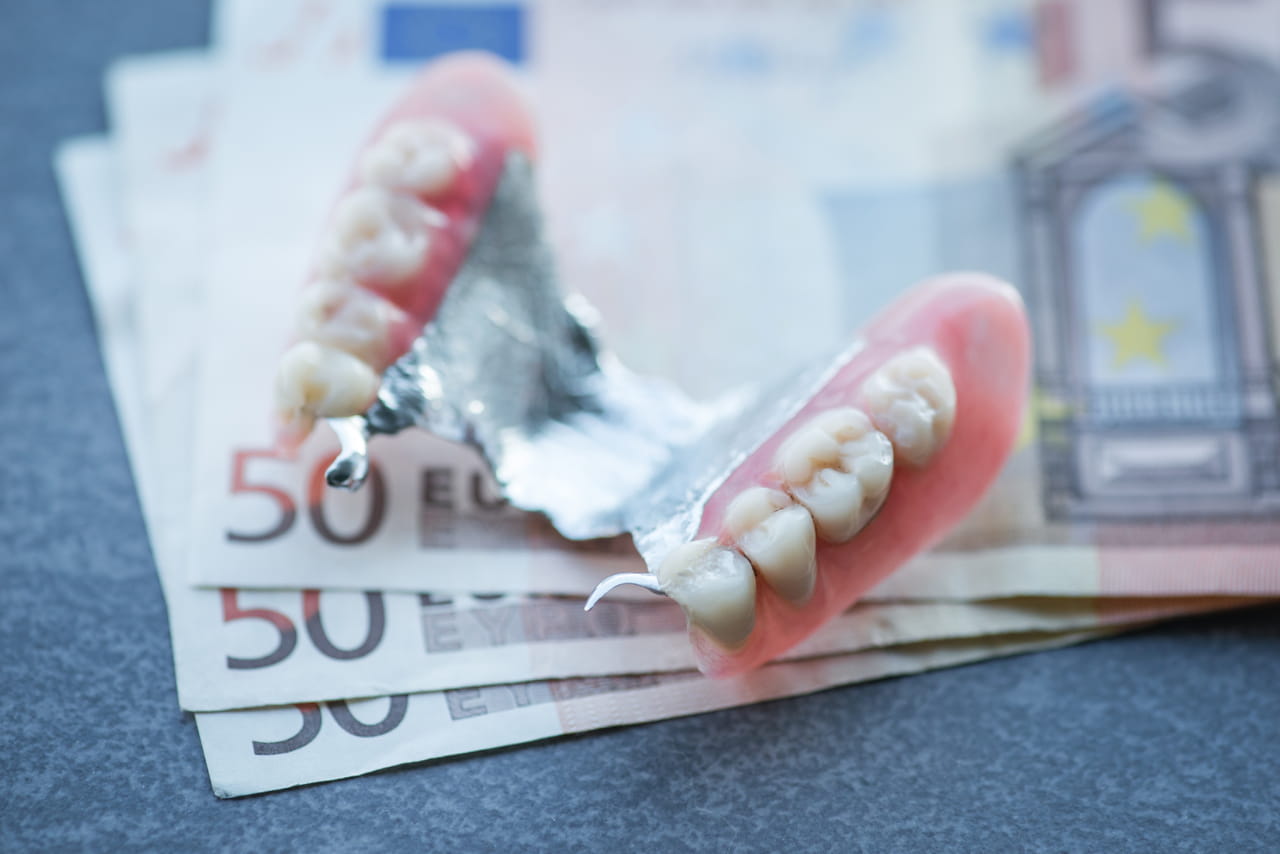Yvelines. "Pour une carie, ils ressortaient avec un implant", des dentistes soupÃ§onnÃ©s d'une...