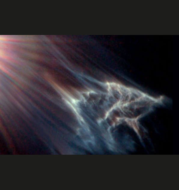 La lente d&eacute;sint&eacute;gration d'un nuage cosmique
