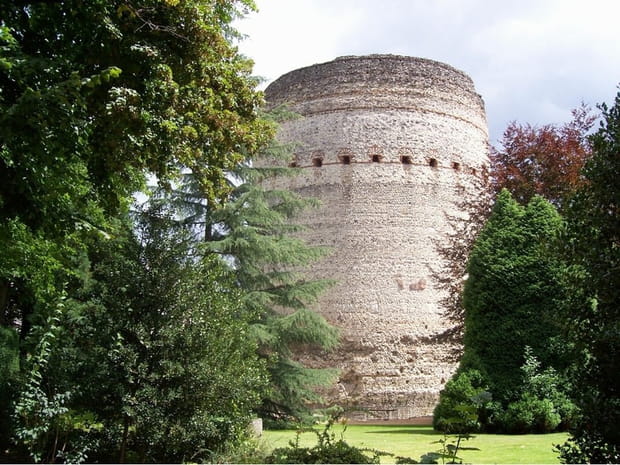 La tour de Vésone à Périgueux : IIe siècle
