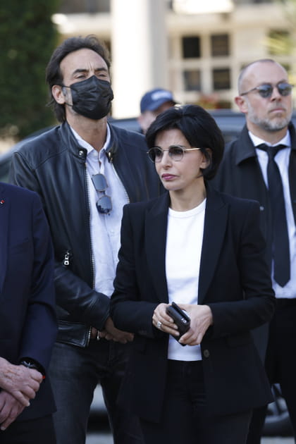 PHOTOS. Les personnalit&eacute;s pr&eacute;sentes aux obs&egrave;ques de R&eacute;gine