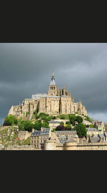 Le Mont-Saint-Michel, une &icirc;le fortifi&eacute;e