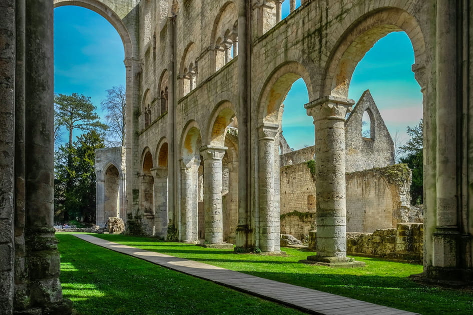 L'abbaye de Jumi&egrave;ges, l'une des plus romantiques ruines de France