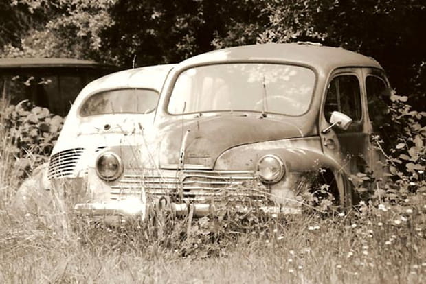 4 CV abandonnées