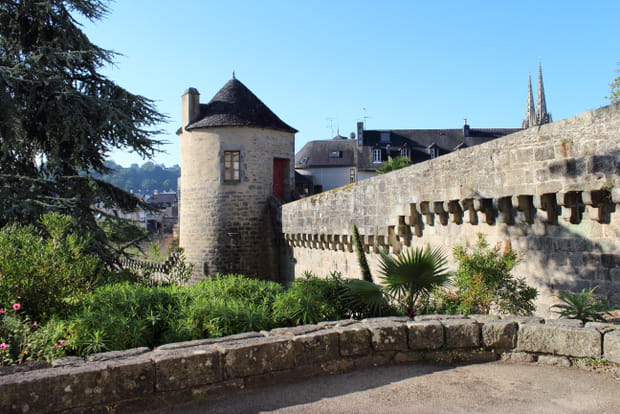 Les remparts et les tours médiévales de Quimper
