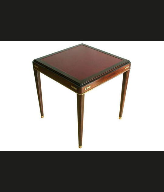 Une table &agrave; jeux