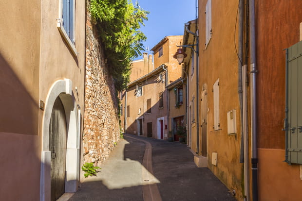 Dans les ruelles de Roussillon