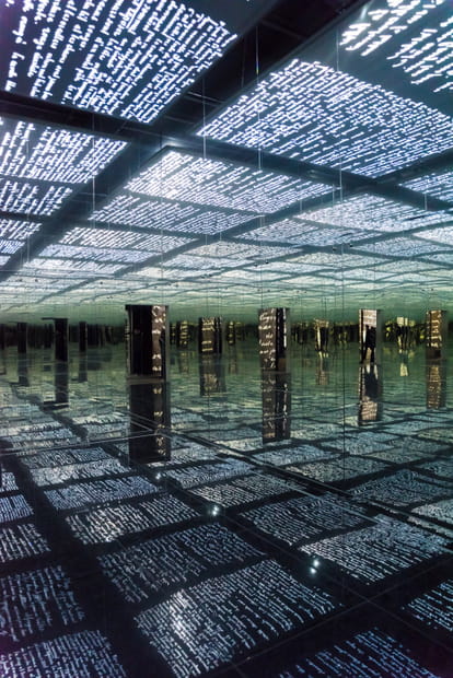 Les murs s'assombrissent