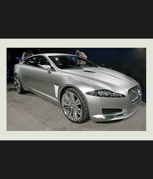 Jaguar C-XF, plus dynamique