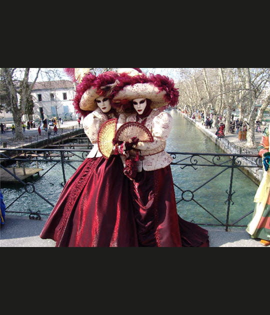 Masques et &eacute;ventails