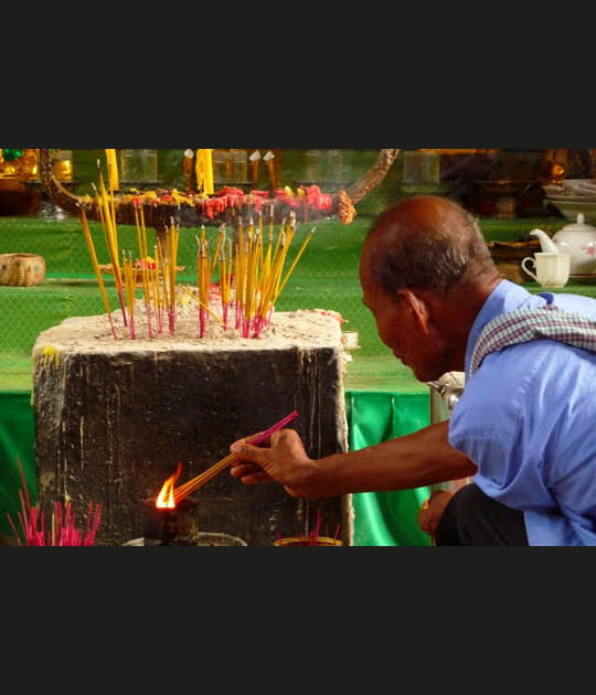 Dans le temple
