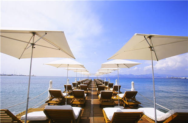 Les pieds dans l'eau