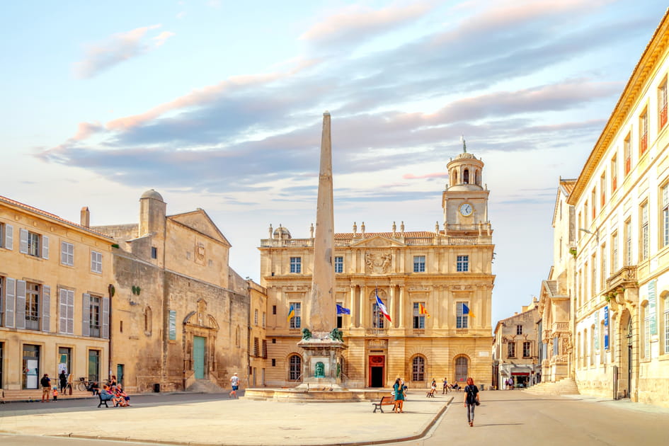 La place de la R&eacute;publique &agrave; Arles