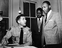 A droite sur la photo : Martin Luther King