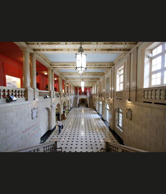 Le b&acirc;timent principal