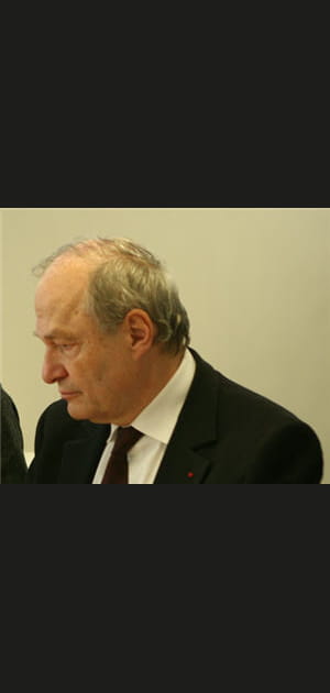 &quot;Le gouvernement et le parlement d&eacute;cident des aides&quot;