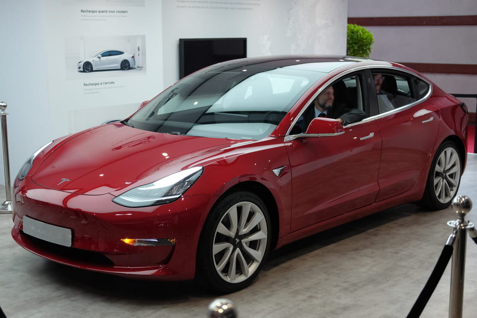 Un design proche de la Model S, en plus petit