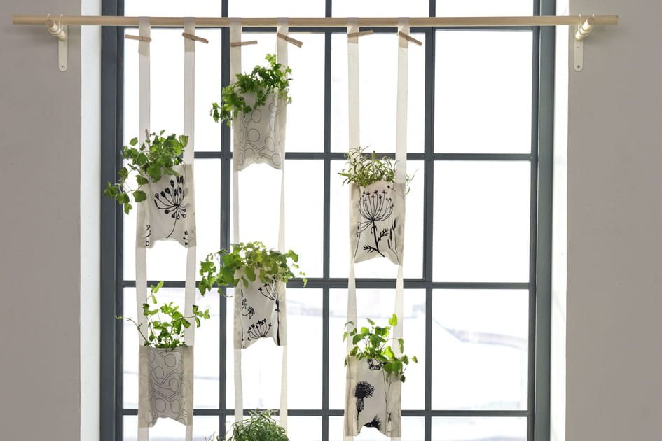 Une jardini&egrave;re suspendue