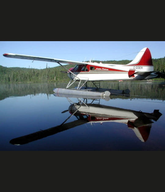 Pos&eacute; sur un lac