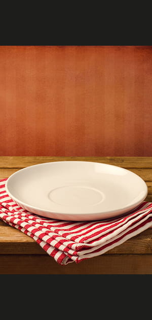 Poser un plat trop pr&egrave;s du bord de la table