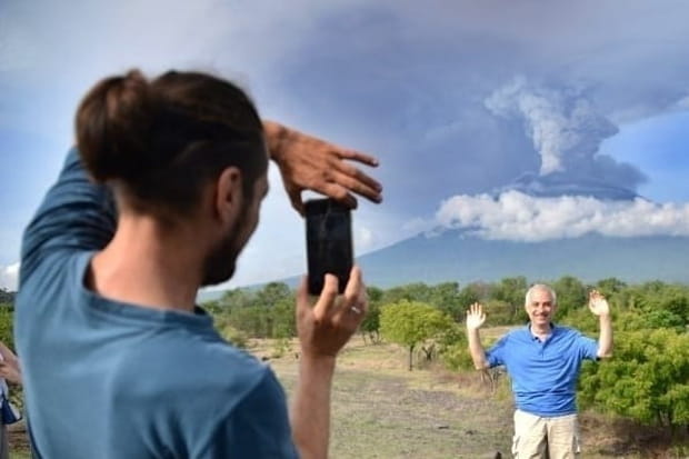 Les touristes quittent la zone d'exclusion