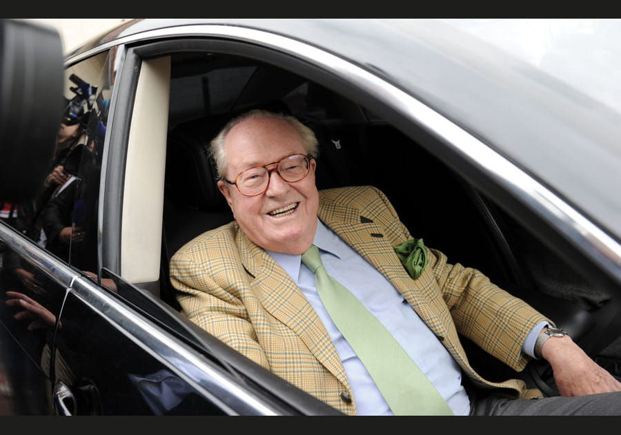 Ebola pour r&eacute;gler le probl&egrave;me des immigr&eacute;s avance Jean-Marie Le Pen