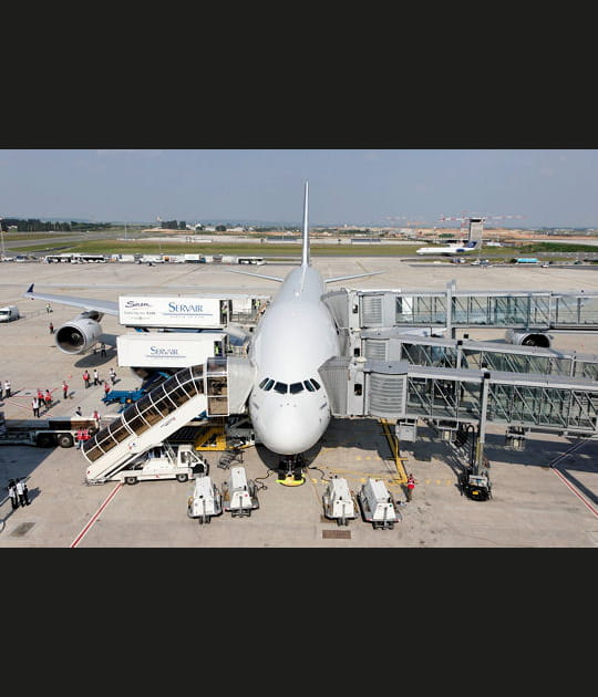 3&nbsp;passerelles d'embarquement