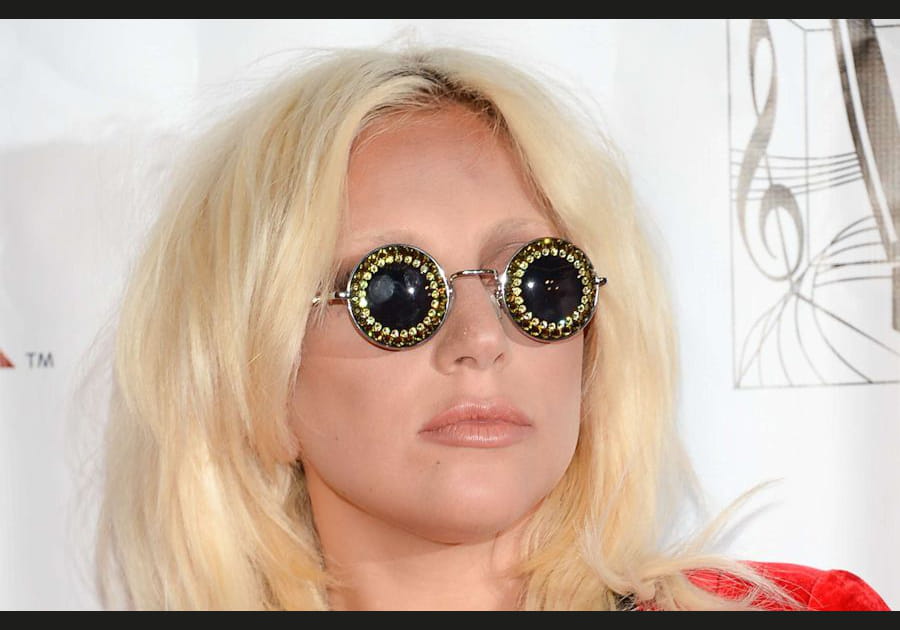 Lady Gaga : du maquillage pour lutter contre le Sida