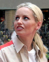 adriana karembeu
