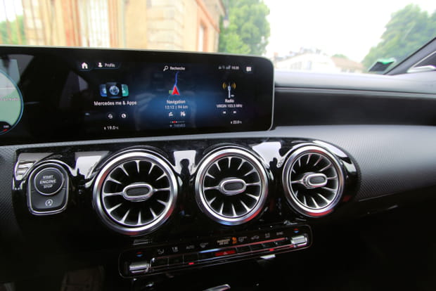 Un écran aussi beau que pratique