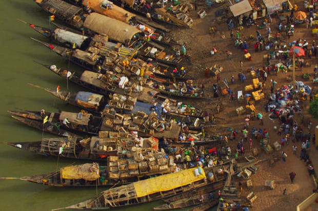 Pirogues sur le fleuve de Mopti, Niger, Mali