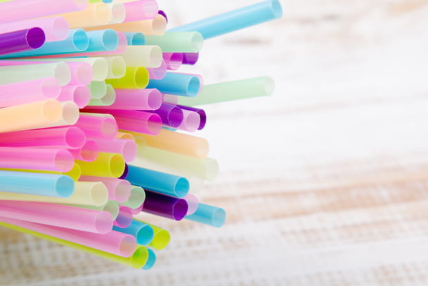 Transporter ses produits de beauté dans des pailles