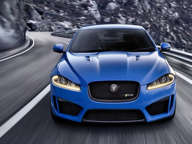Le Jaguar sort les griffes