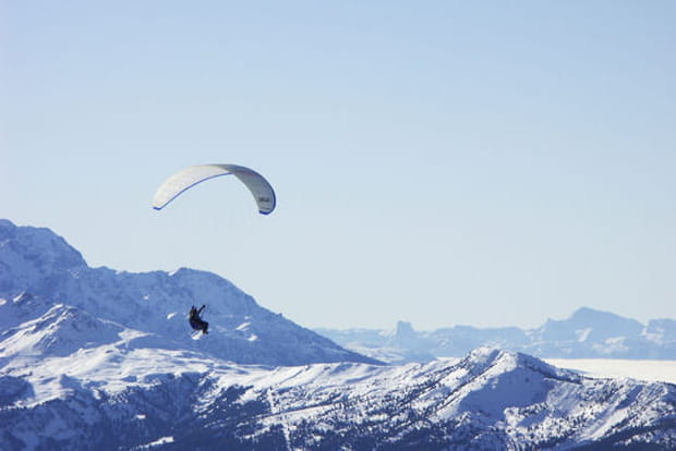 Survoler les sommets en parapente à la Rosière