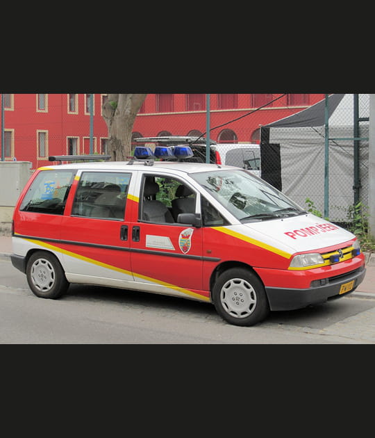 Peugeot&nbsp;806